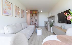 Cozy Apartment Near City Centrum And Bratislava Airport