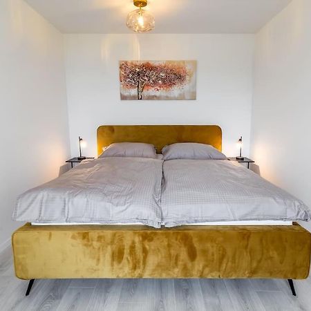 Cozy Apartment Near City Centrum And Bratislava Airport Exteriér fotografie