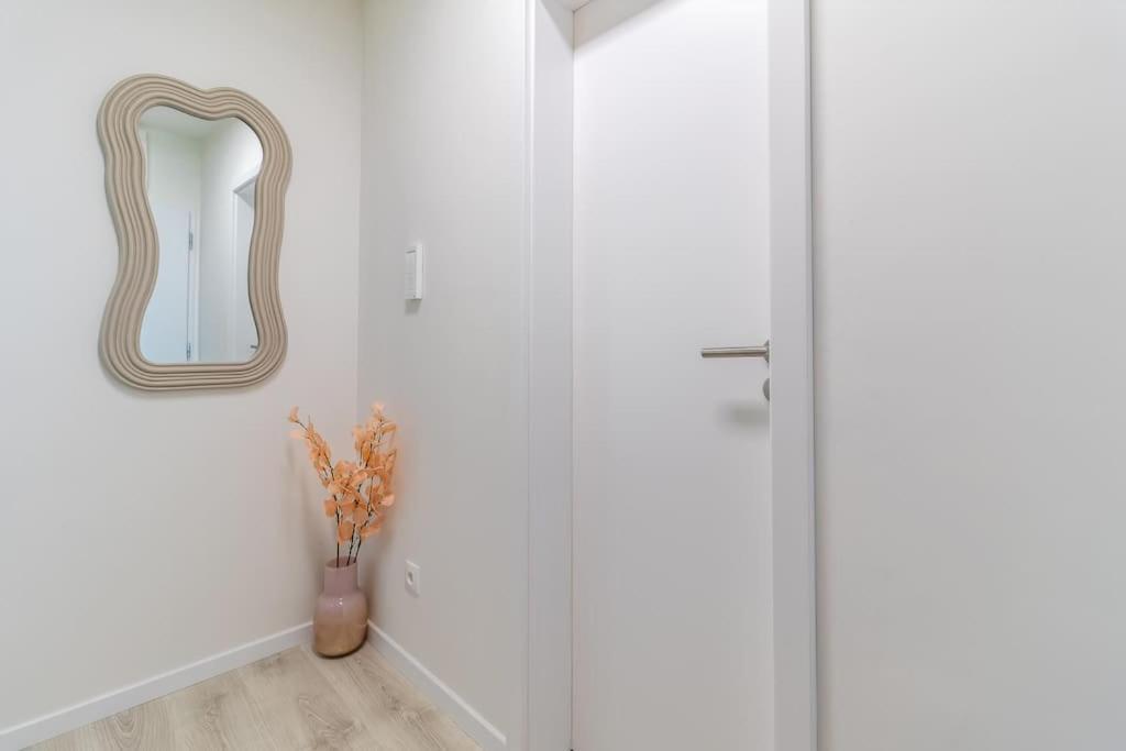 Cozy Apartment Near City Centrum And Bratislava Airport Exteriér fotografie