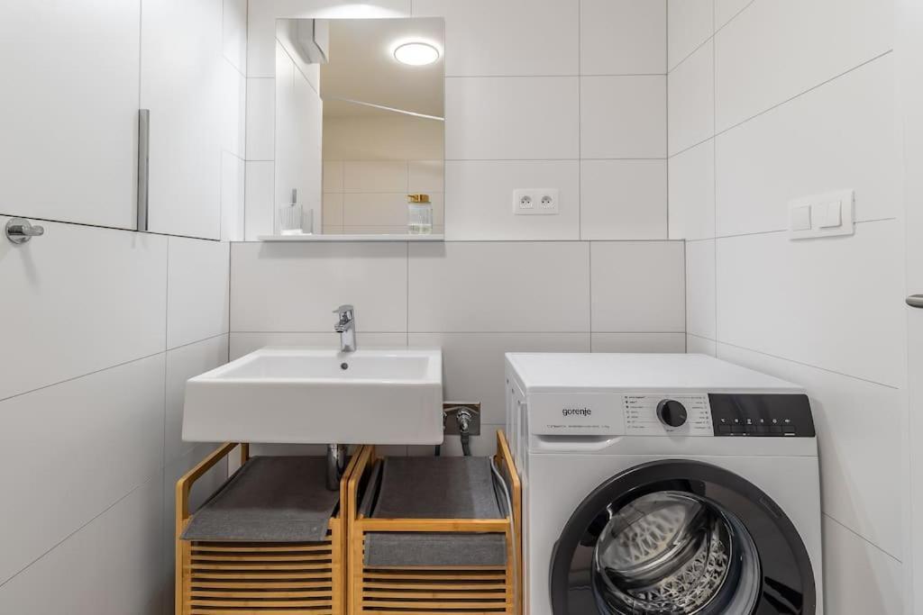 Cozy Apartment Near City Centrum And Bratislava Airport Exteriér fotografie