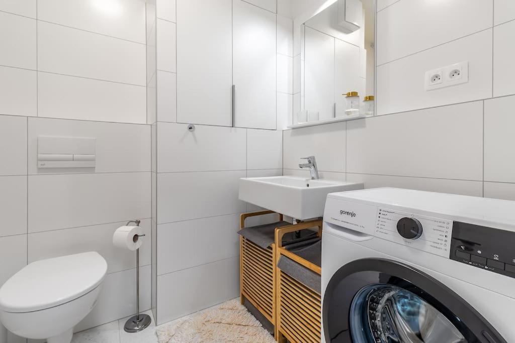 Cozy Apartment Near City Centrum And Bratislava Airport Exteriér fotografie