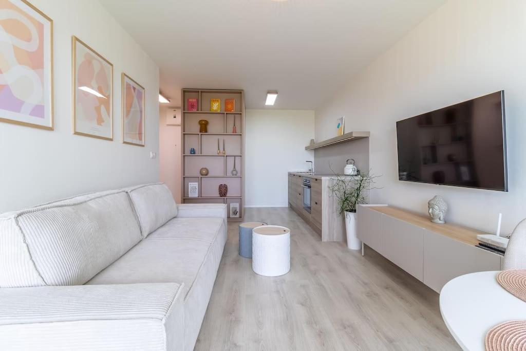 Cozy Apartment Near City Centrum And Bratislava Airport Exteriér fotografie