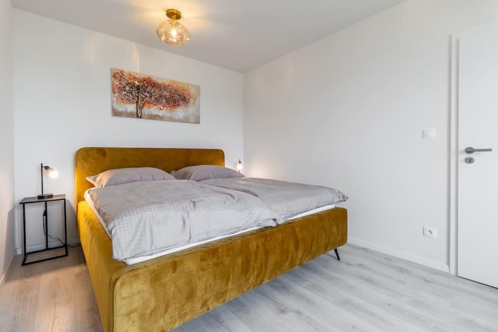 Cozy Apartment Near City Centrum And Bratislava Airport Exteriér fotografie