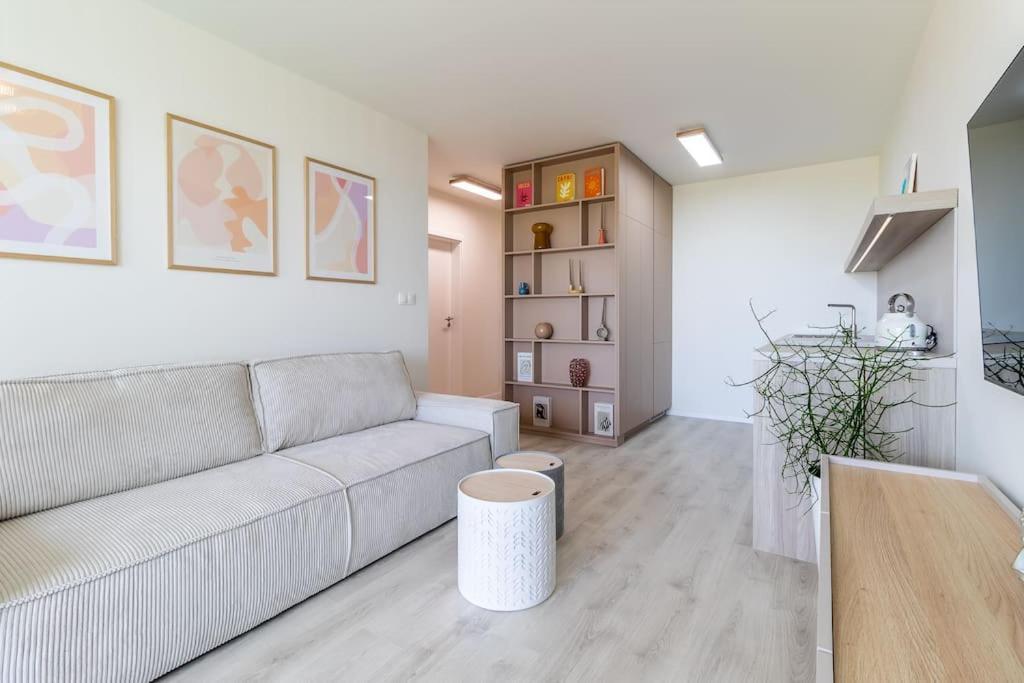 Cozy Apartment Near City Centrum And Bratislava Airport Exteriér fotografie