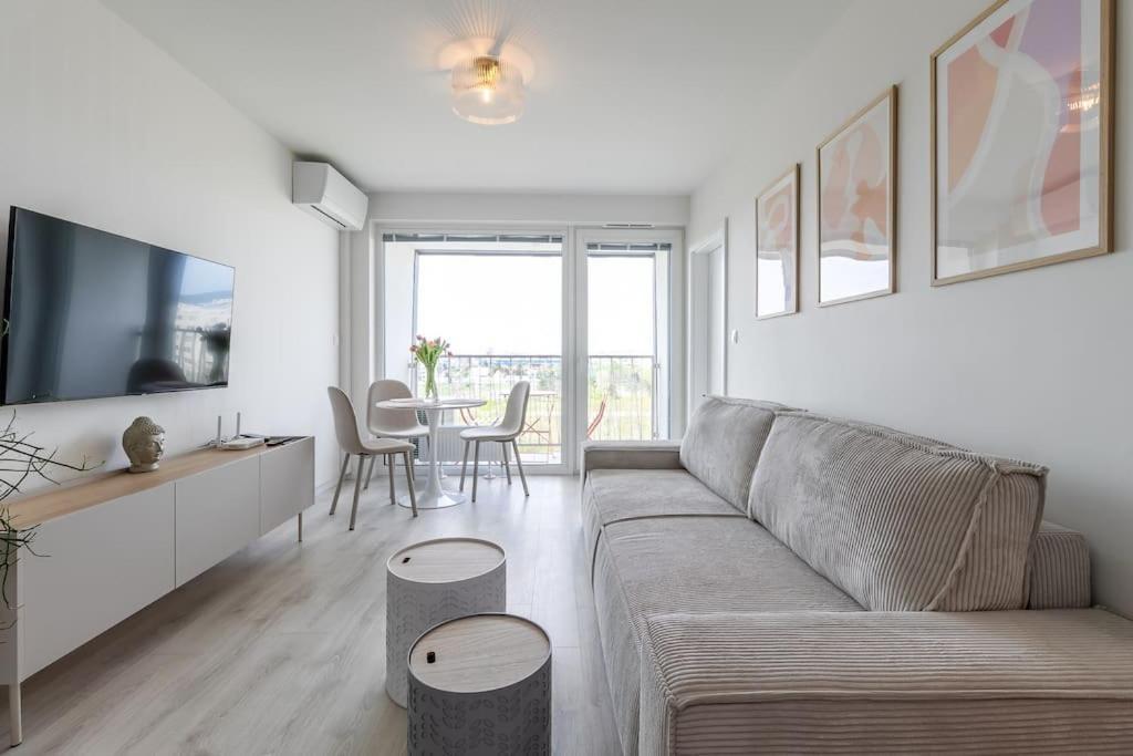 Cozy Apartment Near City Centrum And Bratislava Airport Exteriér fotografie